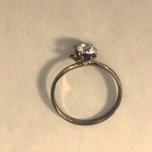 Vintage gold tone crystal accent size 7 ring